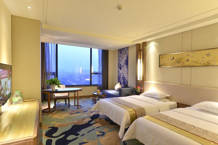 Room 9 of 50
