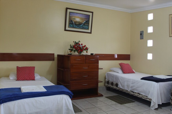Room 4 of 38