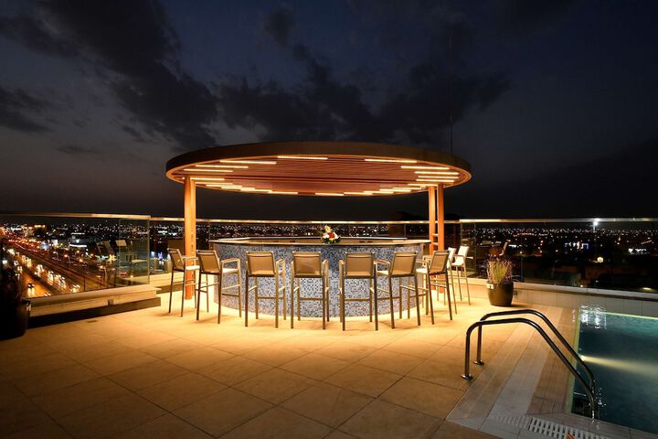 Lounge 77 of 89