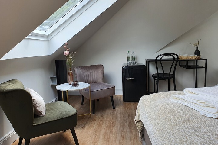 Room 15 of 37