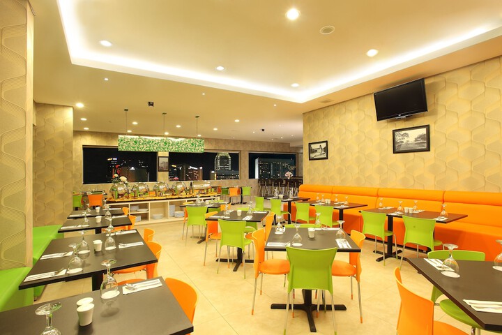 Dining Photos