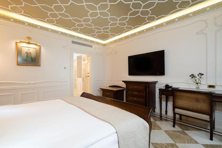 Room 21 of 186