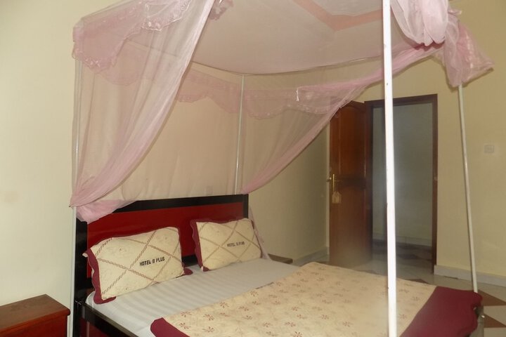 Room 9 of 37