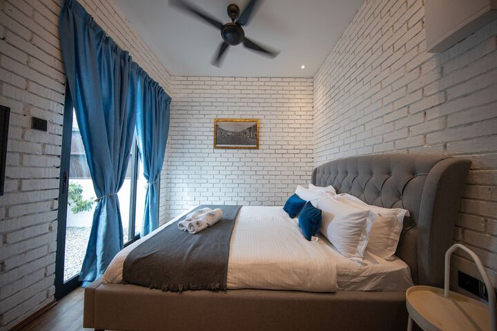 Room 10 of 49
