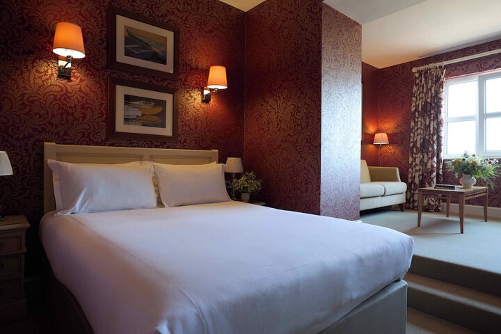 Room 25 of 77