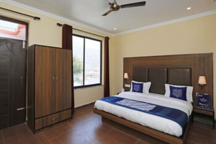 OYO 8905 Hotel Tapastali