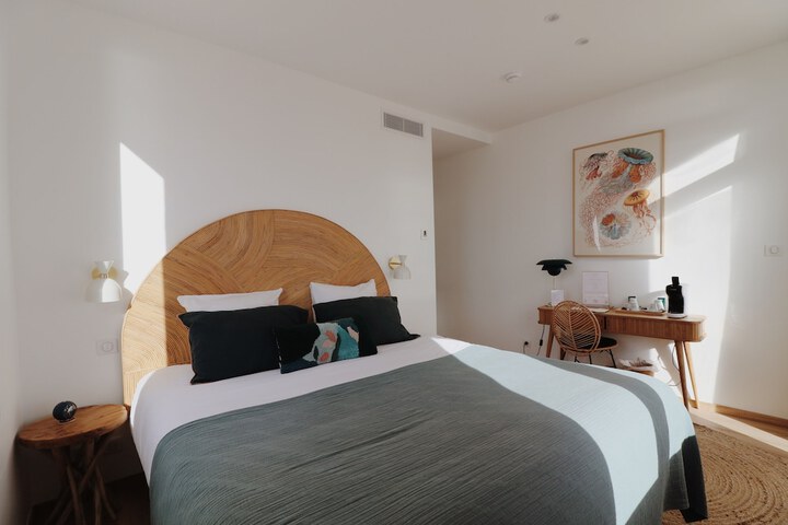 Room 70 of 165