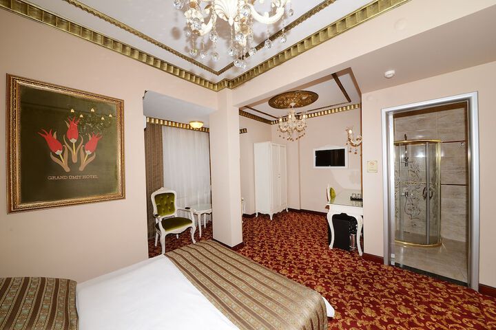 Room 3 of 43