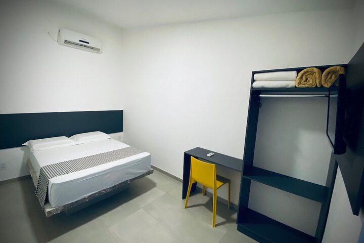 Room 2 of 42