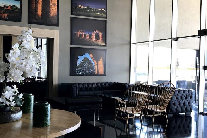 Entrance & Lobby