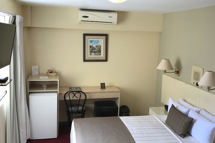 Room 6 of 35