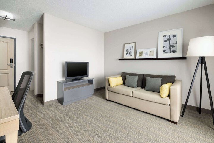 1 King Bed Suite (3 of 4)