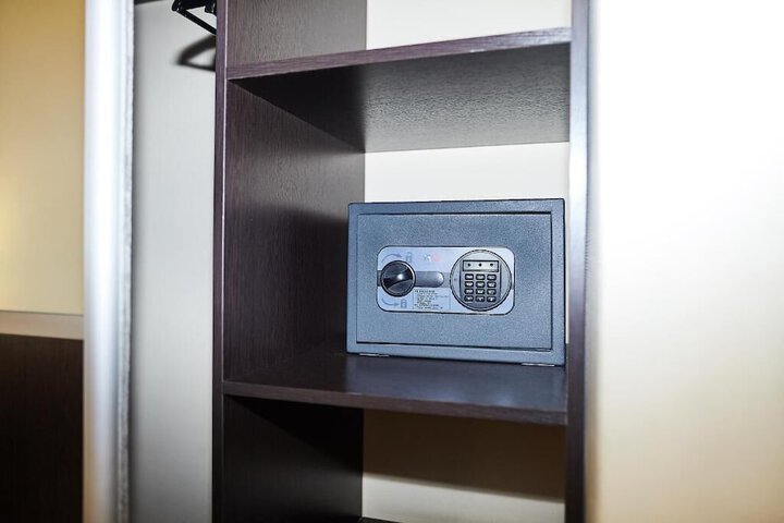 Room 14 of 82