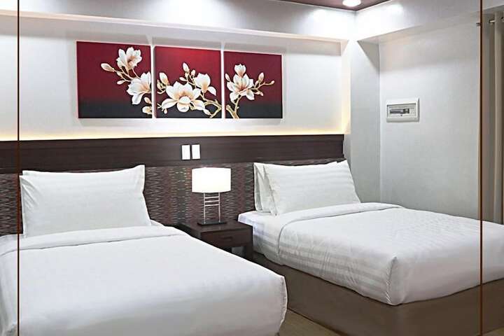 Room 7 of 11