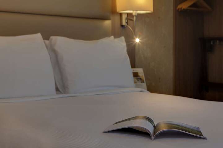 Room 9 of 29