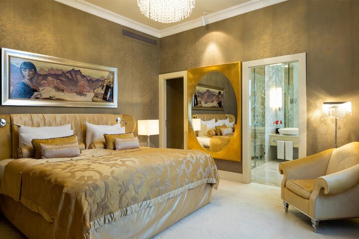 Room 34 of 92