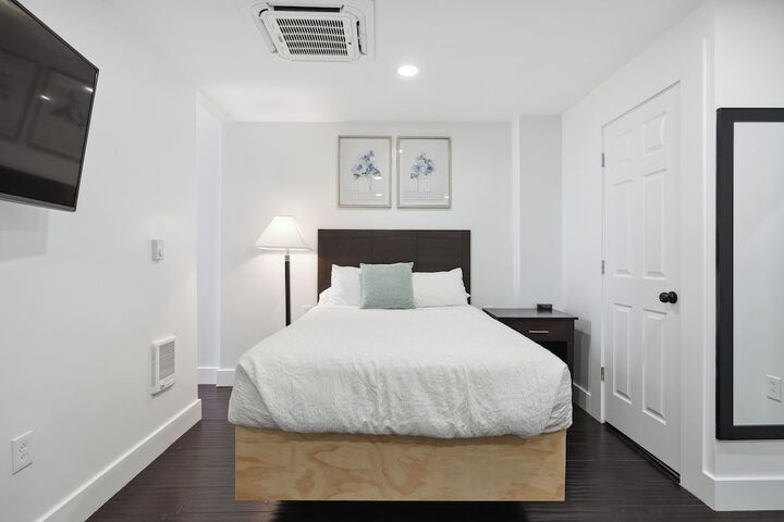 Room 16 of 72