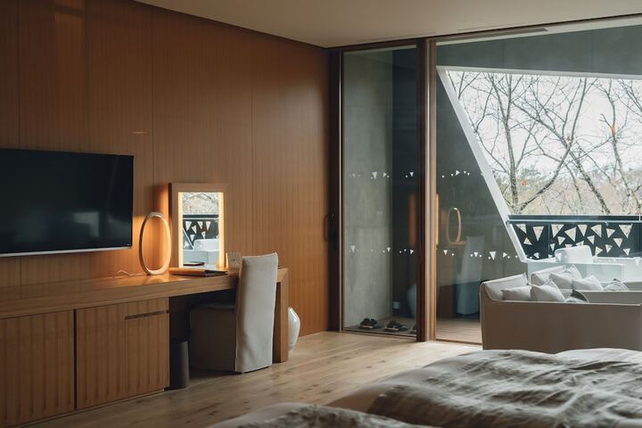 Room 17 of 93