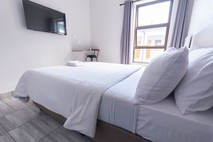 Room 2 of 11