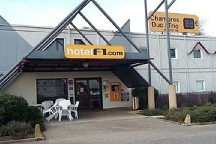 HOTELF1 MACON NORD