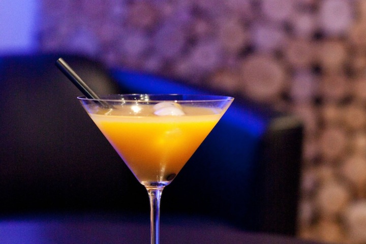 Lounge 44 of 50