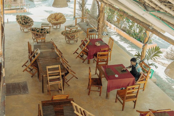 Dining 74 of 90