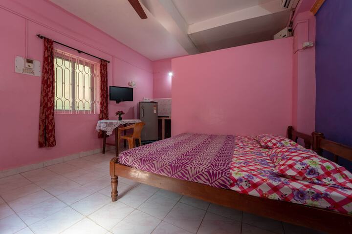 Room 3 of 20