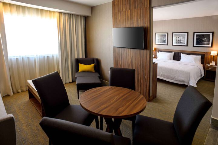 Room 9 of 39