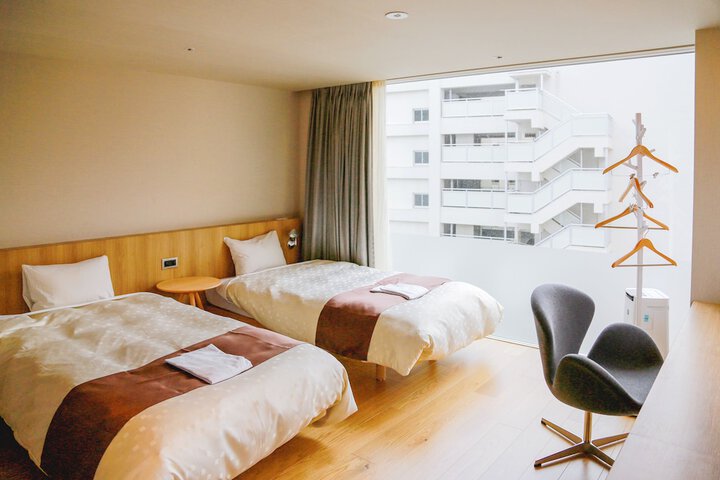 Room 10 of 42