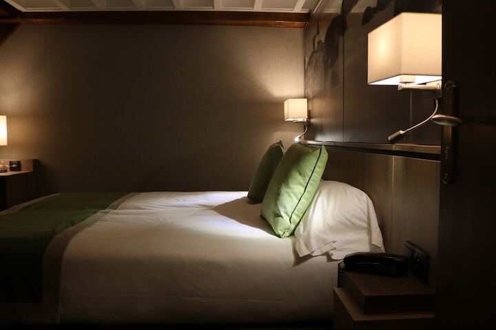 Room 26 of 94