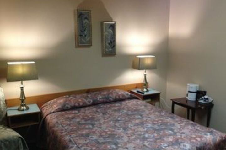 Room 9 of 33