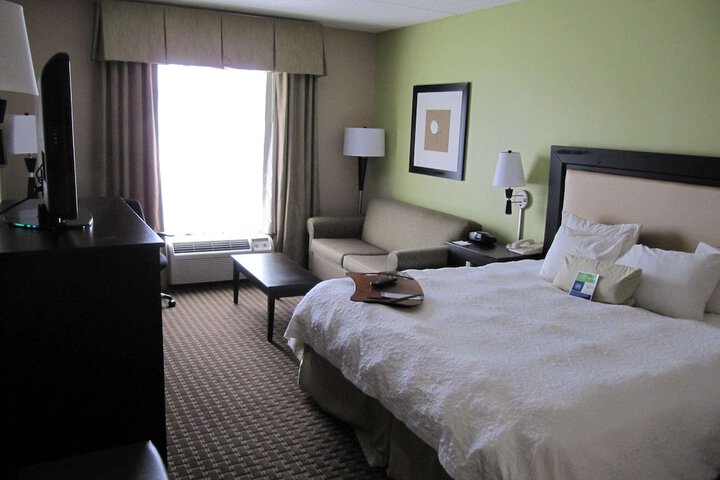 1 King Bed (4 of 11)