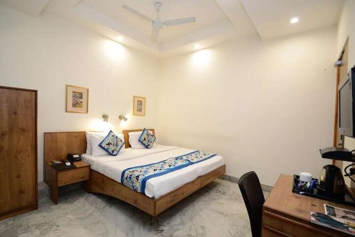 Room 20 of 63