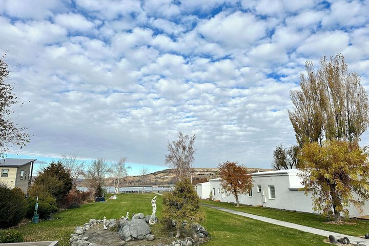 Hotel View 349 of 361