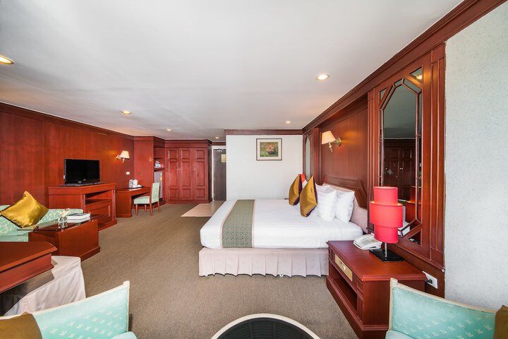 Room 14 of 100