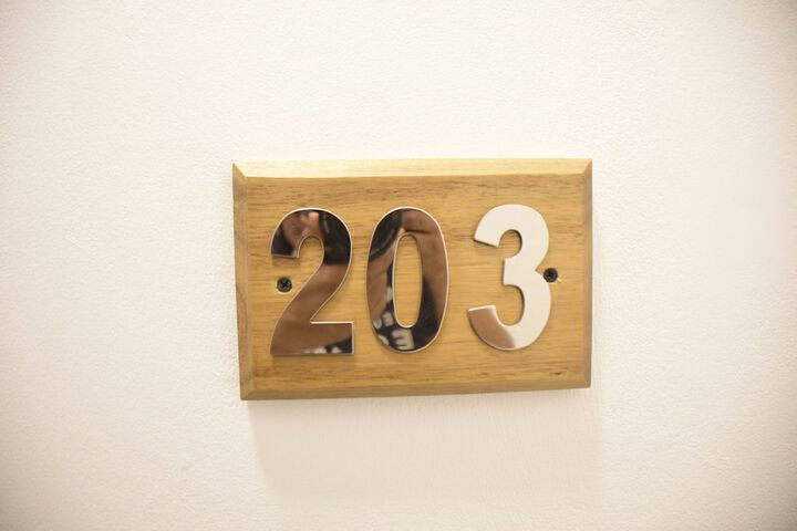Room 32 of 72
