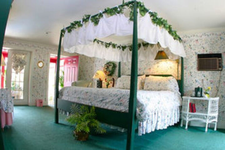 Room 46 of 69