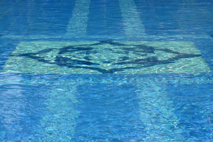 Pool 38 of 64