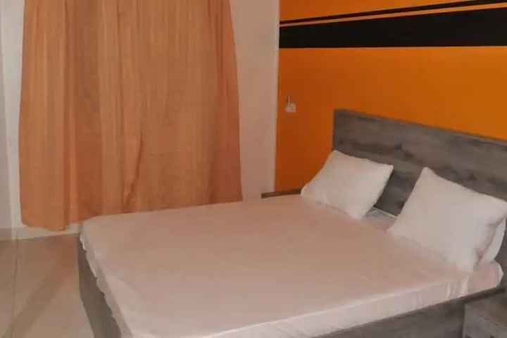 Room 5 of 11
