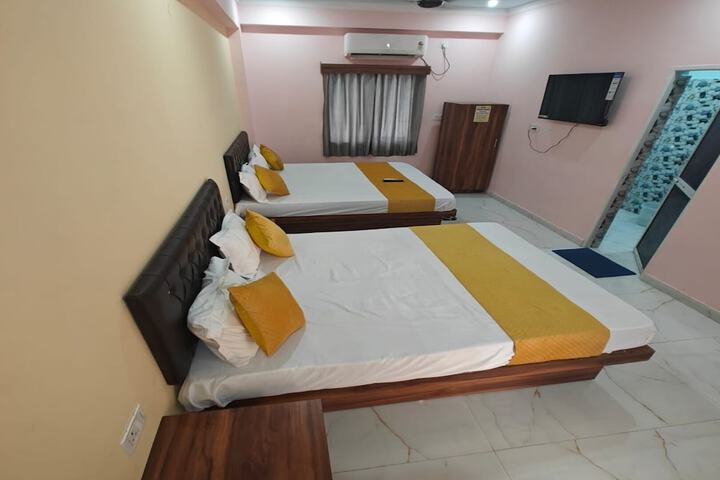Room 2 of 9