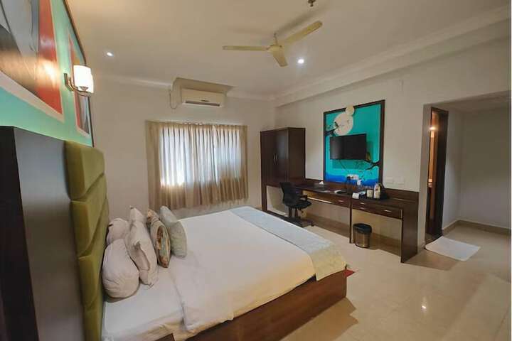 Room 40 of 130