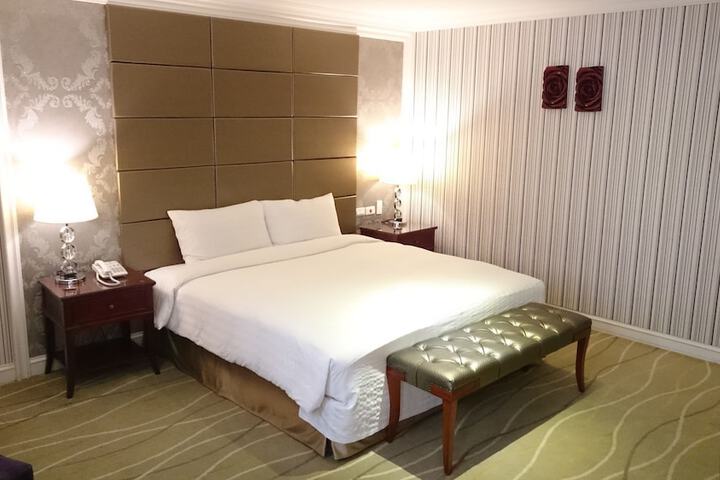Room 14 of 56