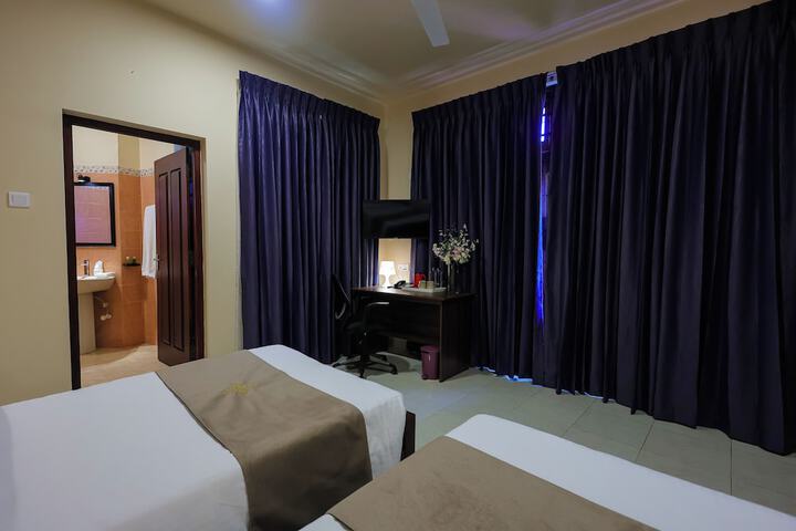Room 29 of 65