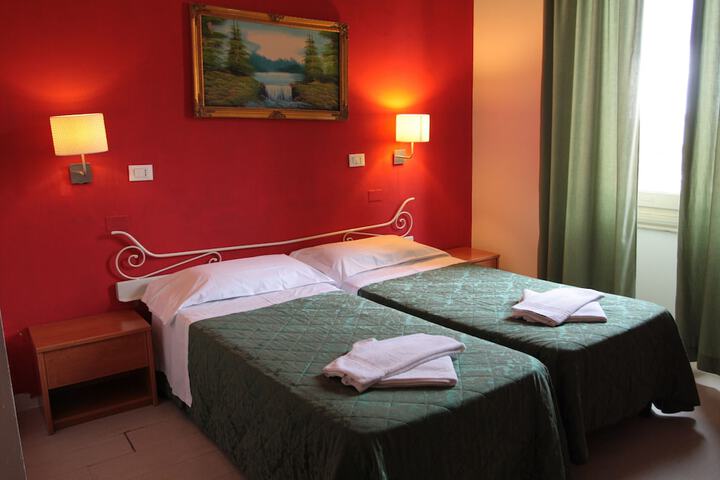 Room 7 of 36