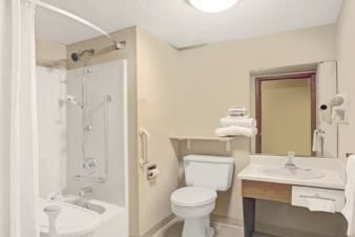 Room 8 of 48