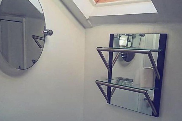 Room 17 of 25