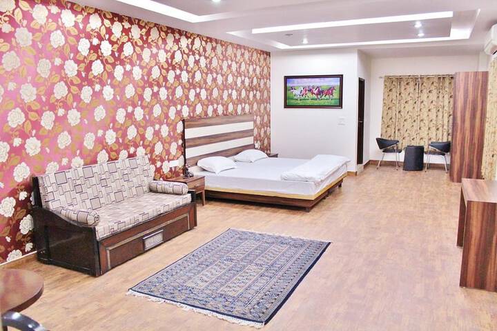 Room 4 of 19