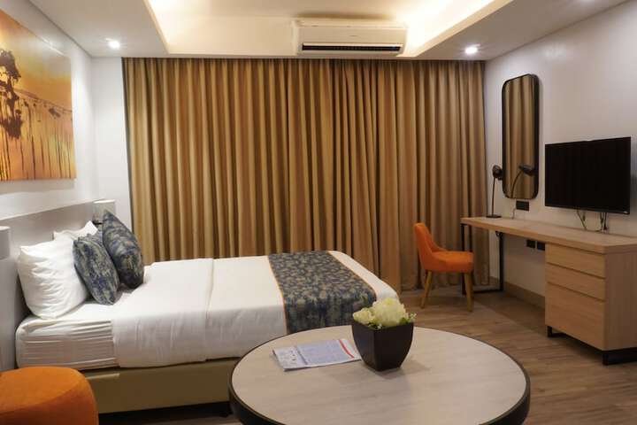 Room 6 of 26