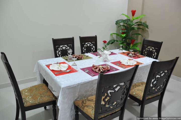 Dining 21 of 30