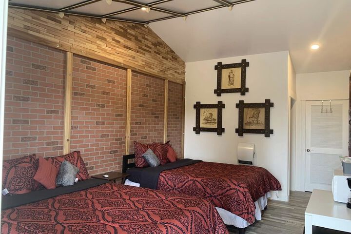 Room 3 of 28